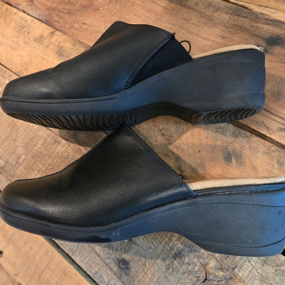 New Black Leather Clogs Shoes Ladies Sz 9 Serra